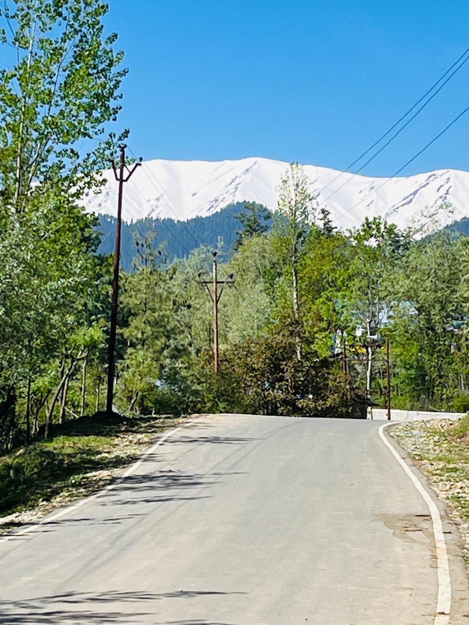 Appartement Sunset View Gulmarg Extérieur photo